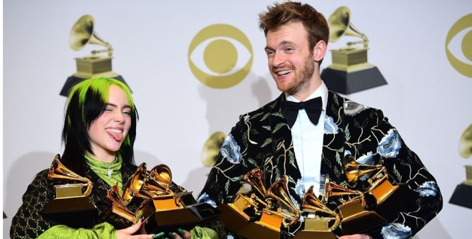 Билли Айлиш не выпустит новый альбом до конца пандемии