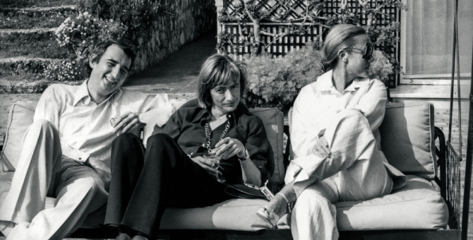 Редактор моды Мэри Рассел опубликовала неизвестные архивные фото Ива Сен-Лорана, Карла Лагерфельда, Джованни Версаче