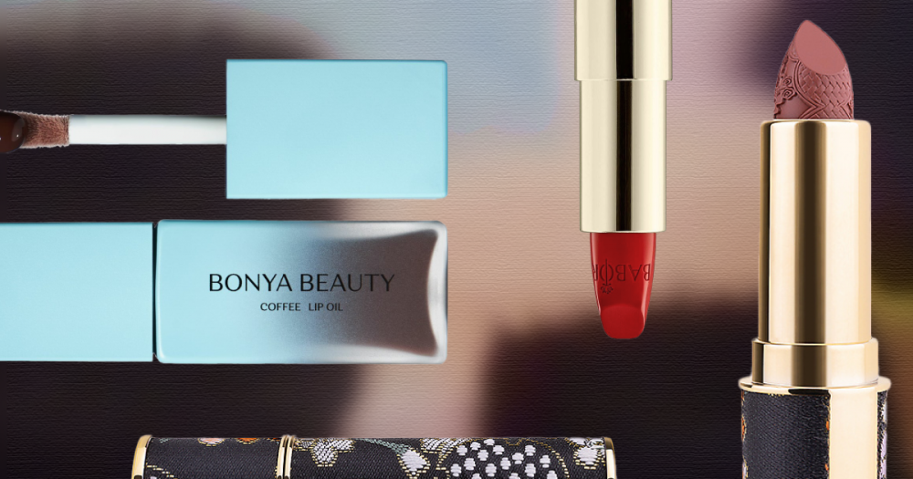 В кофейном, темно-вишневом и цвете спелой клюквы: помады, масла и блески для губ на осень 2025