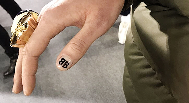 Показ Balenciaga: маникюр с подиума