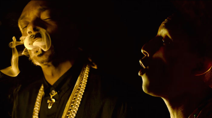 Фаррелл Уильямс и Стиви Уандер в клипе Snoop Dogg