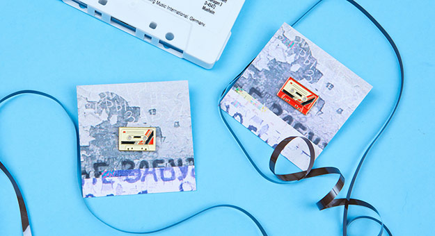 Heart of Moscow выпустил значки с символами 90-х