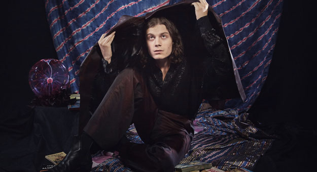 Интервью с музыкантом Børns в картинках и гифках