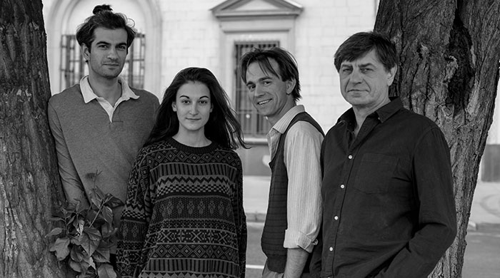 \"Были и есть только тополя\": спектакль-кинофильм Мастерской Петра Фоменко