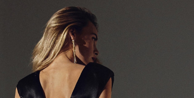 Новогодняя коллекция Charuel: power dressing из атласа и органзы