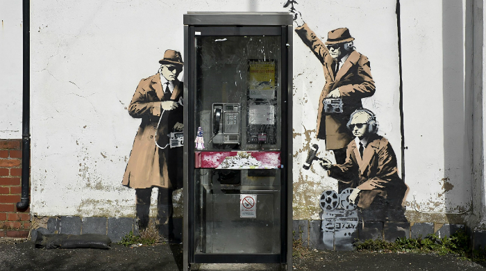 Власти взяли под протекцию работу Бэнкси