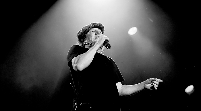 Солист AC/DC может полностью потерять слух