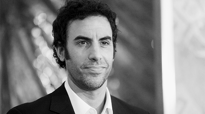 Саша Барон Коэн сделал новогодний подарок беженцам