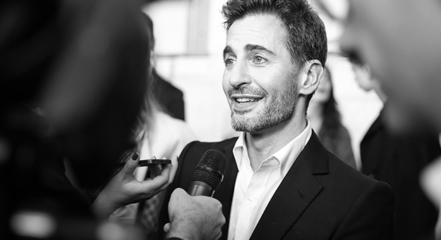 Марк Джейкобс ответил на критику в адрес дредов