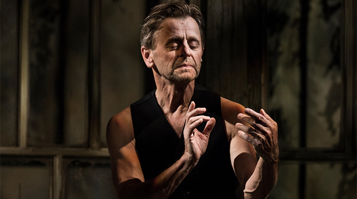 Великолепная \"двадцатка\" и Михаил Барышников: лучшие спектакли календарного года