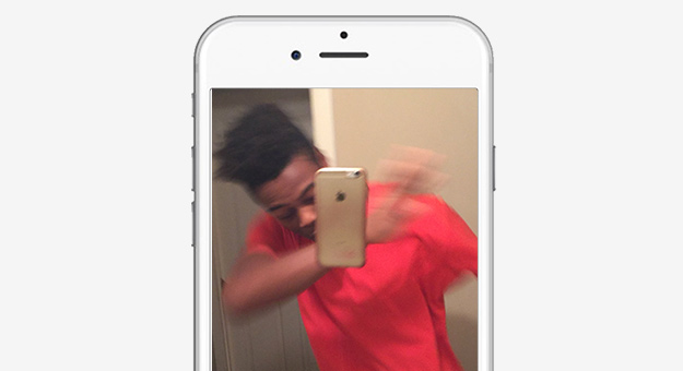 В сети набирает популярность новый безумный вид селфи