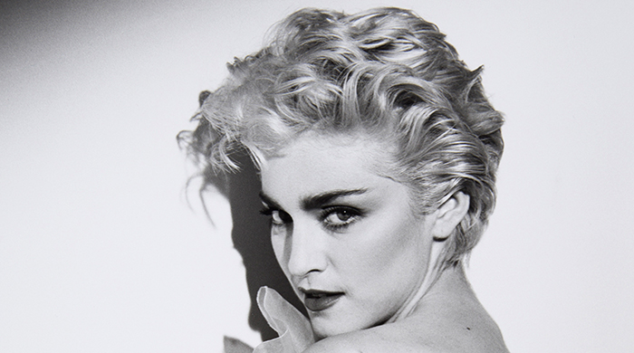 На аукционе в Беверли-Хиллз продали вещи Мадонны