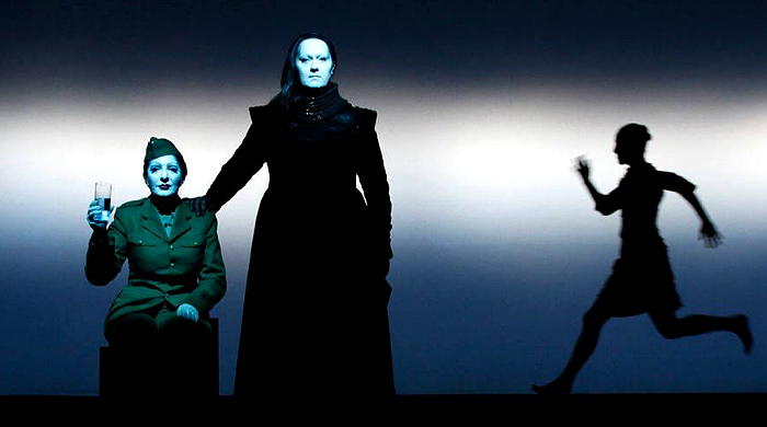 \"Жизнь и смерть\": перформанс Марины Абрамович в Нью-Йорке