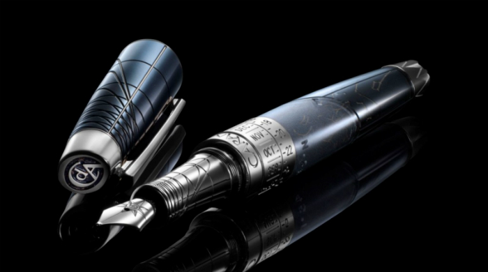 Объект желания: ручка с картой неба от Caran d'Ache