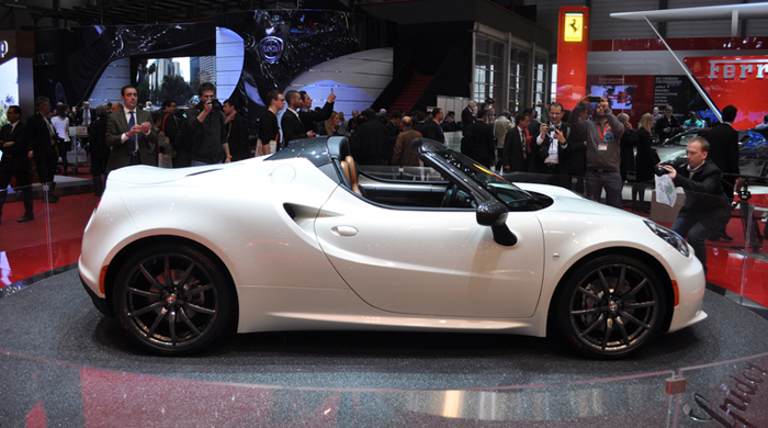 Международный автосалон в Женеве: мировые премьеры