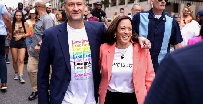 Камала Харрис стала первым вице-президентом США, который принял участие в прайде