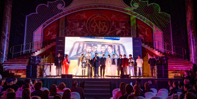 Онлайн-кинотеатр «Иви» провел светскую премьеру приключенческого драмеди «Лада Голд»