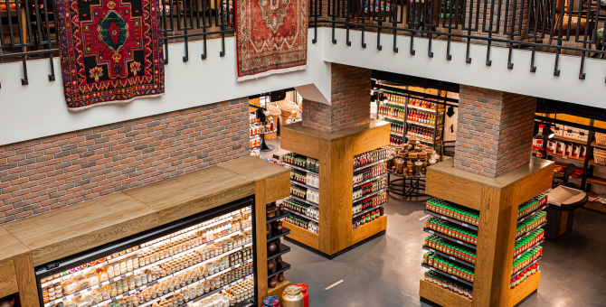 На Старом Арбате открылось гастрономическое культурное пространство Caspian от Ginza Project