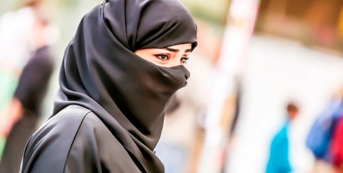 В Швейцарии запретят носить в общественных местах одежду и головные уборы, полностью скрывающие лицо