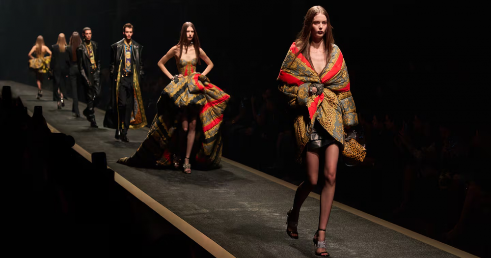 Переговоры Prada Group о покупке Versace оказались под угрозой