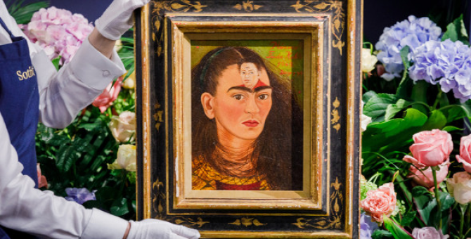 Sotheby’s продал автопортрет Фриды Кало за рекордные 35 миллионов долларов