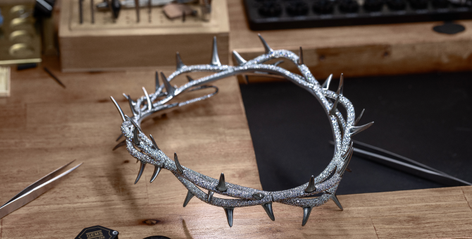 Tiffany & Co. создал «терновый венец» в сотрудничестве с Кендриком Ламаром