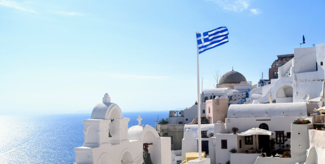 Греция возобновила выдачу виз россиянам