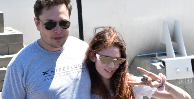 Илон Маск сообщил о расставании с певицей Граймс