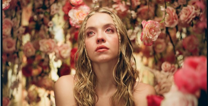 Актриса «Эйфории» Сидни Суини и певица Холзи сыграют в режиссерском дебюте Тони Тоста