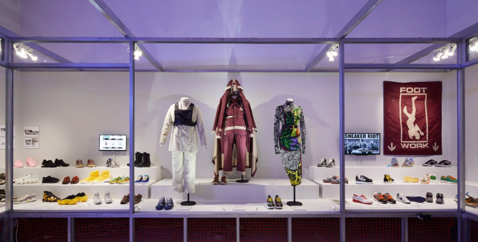 Музей дизайна в Лондоне открыл выставку кроссовок «Sneakers Unboxed: Studio to Street»
