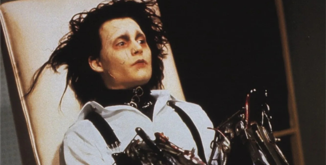 Том Хэнкс и Майкл Джексон рассматривались на роль Эдварда руки-ножницы