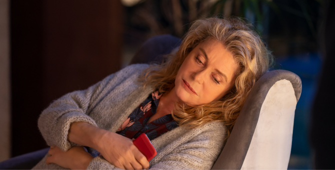 Онлайн-кинотеатр ivi покажет драму «После меня» с Катрин Денев