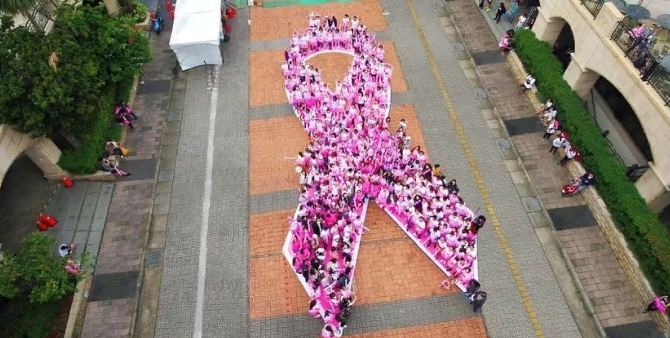 Estée Lauder Companies запускает ежегодную кампанию по борьбе с раком груди