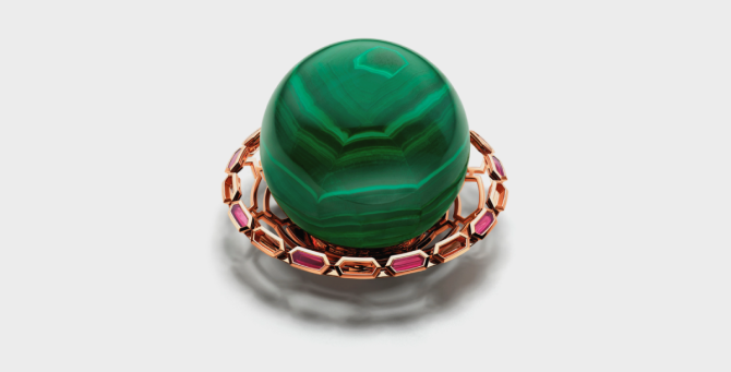 Bvlgari представил парфюмерный флакон из муранского стекла, розового золота и самоцветов