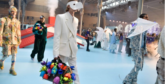 Louis Vuitton покажет девять ранее неизвестных образов из последней коллекции Вирджила Абло