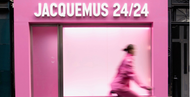 Jacquemus открыл полностью розовый поп-ап в Париже