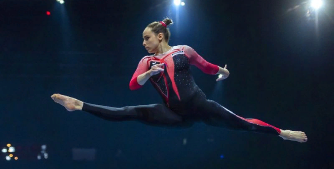 Гимнастка Сара Восс выступила против сексуализации в спорте
