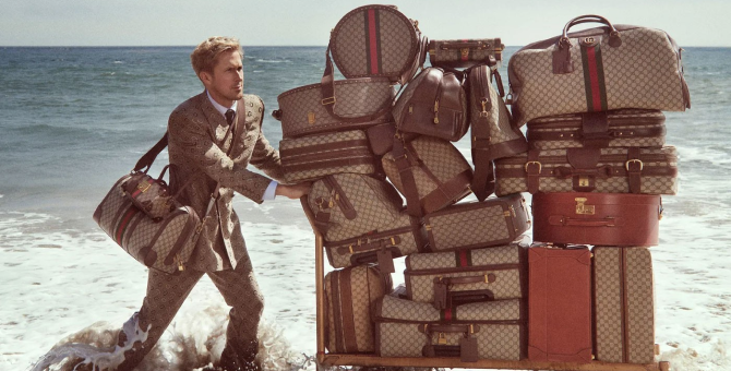 Райан Гослинг снялся в кампании чемоданов и дорожных сумок Gucci