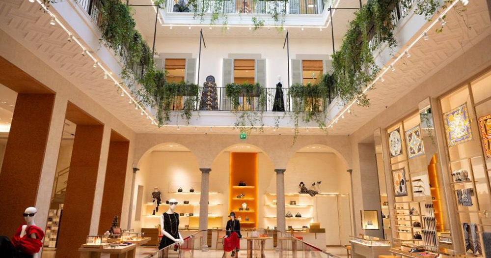 Louis Vuitton открывает после реставрации флагманский бутик в Милане