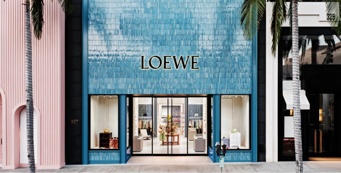 В Лос-Анджелесе открылся новый магазин Loewe со скульптурой Джастина Бибера
