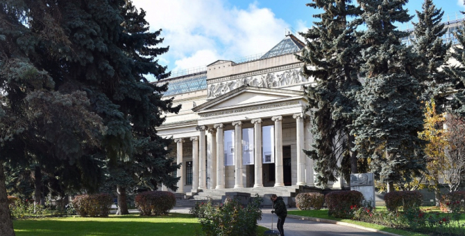 Пушкинский музей вводит формат посещения с бесплатными экскурсиями