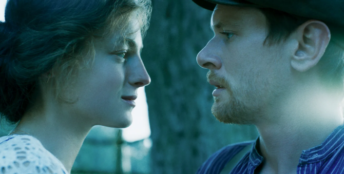 Netflix показал первые кадры из фильма «Любовник леди Чаттерли» с Эммой Коррин