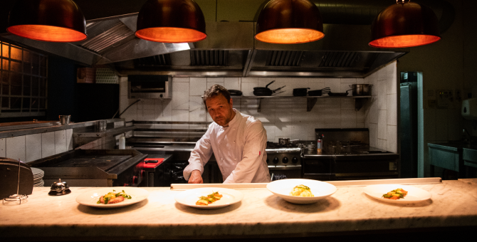 Вышел русский трейлер фильма «Точка кипения» режиссера Филипа Барантини