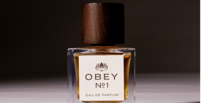 Obey выпустил рождественский аромат с нотами дерева и благовоний