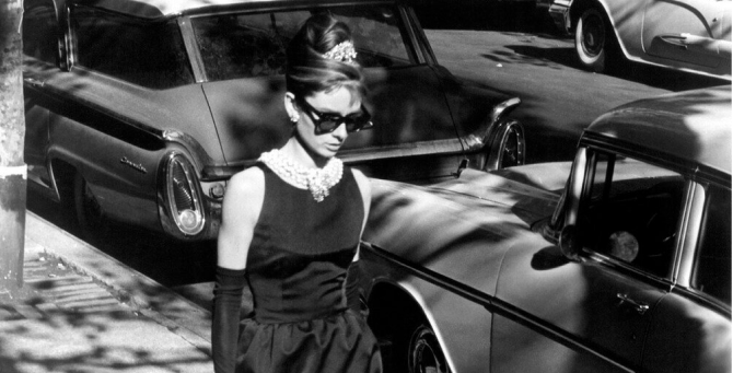 Платье Одри Хепберн из «Завтрака у Тиффани» станет экспонатом выставки Tiffany & Co.
