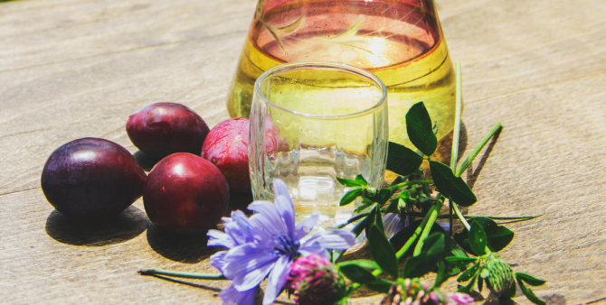 ЮНЕСКО внесла сербскую сливовицу в список нематериального культурного наследия