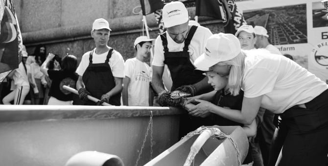 BelugaFarm провел благотворительную акцию по спасению рыб в Астрахани