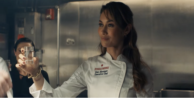 Ольга Куриленко играет шеф-повара в трейлере фильма High Heat