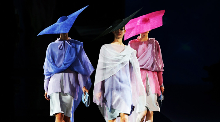 Обзор Buro 24/7: Giorgio Armani, весна-лето 2014