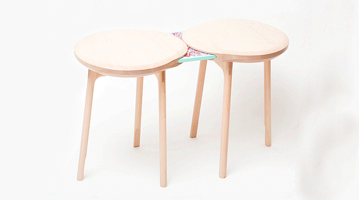 Деревянный стул с отверстием для журналов от Луиса Барда